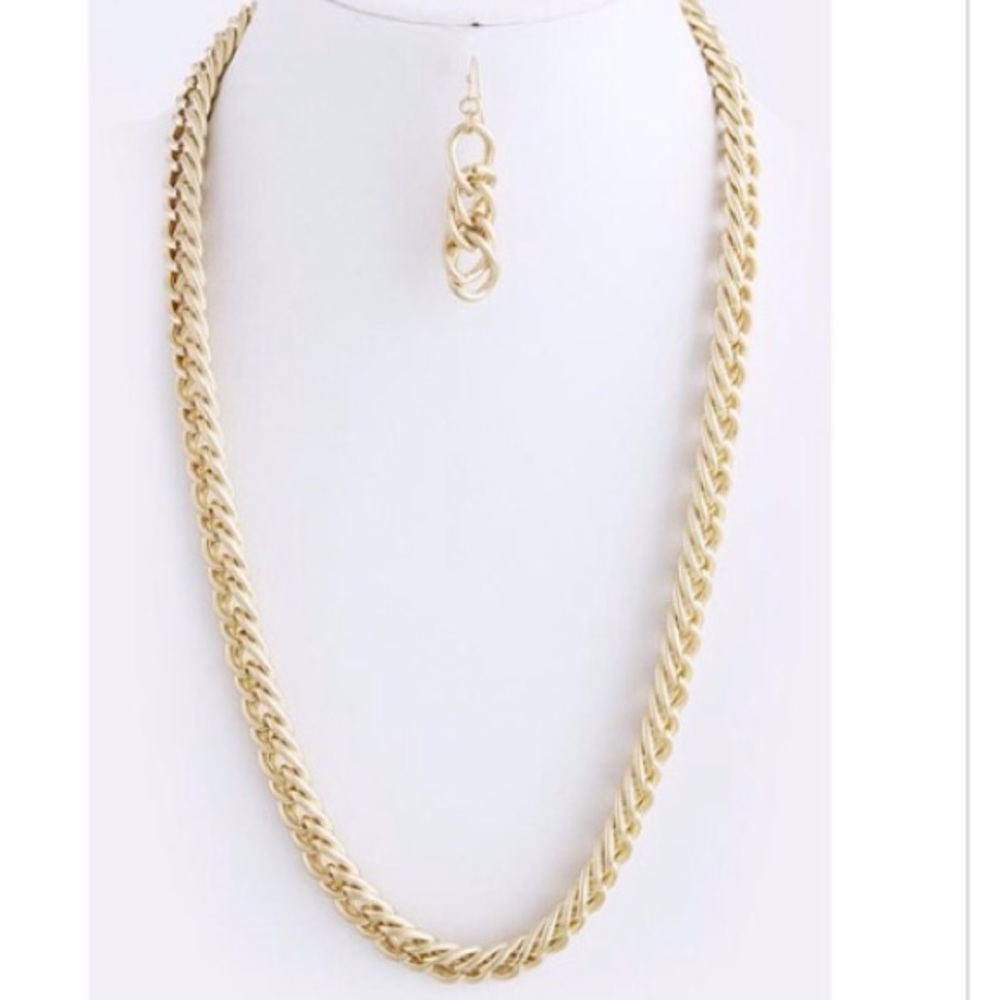 Around The Way Long Chain